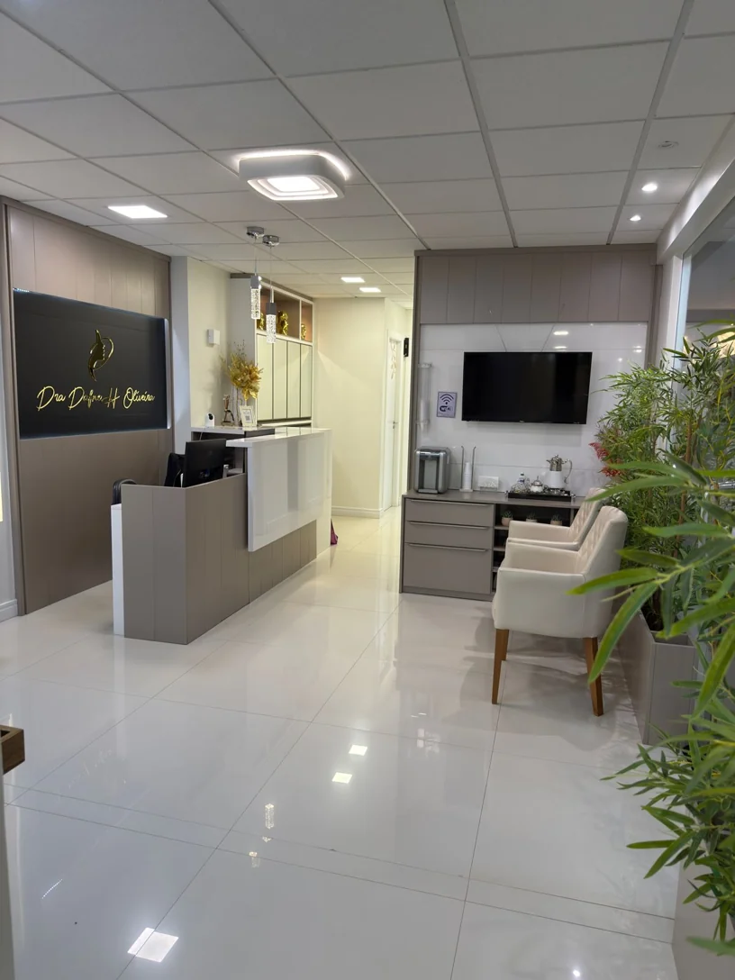 Recepção e sala de espera do consultório da Dra. Dafne Hauck de Oliveira