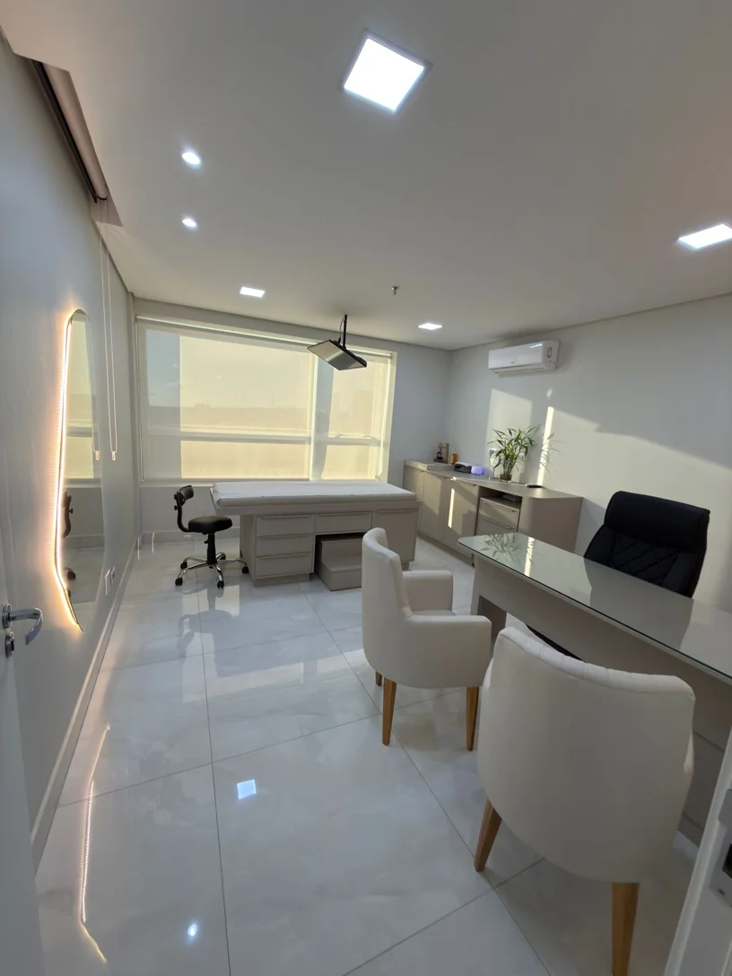 Sala de atendimento e procedimento do consultório da Dra. Dafne Hauck de Oliveira
